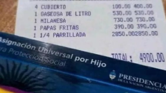 El empresario fue repudiado tras publicar un posteo criticando una pareja que pagó una cena con la tarjeta de la AUH.