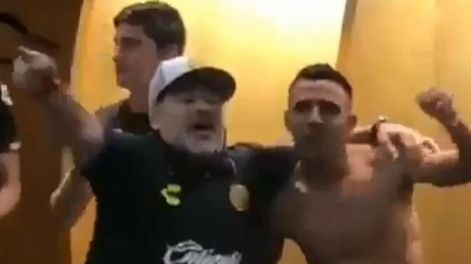 El festejo íntimo de Diego en el vestuario de Dorados luego de la goleada