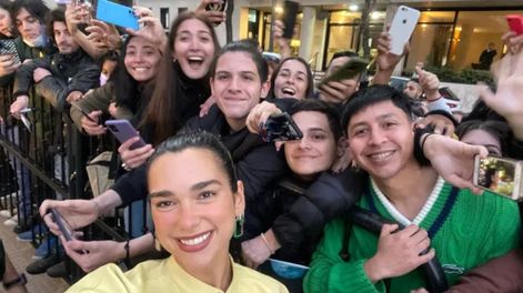 La cantante británica saludó a sus fans y firmó autógrafos / Gentileza