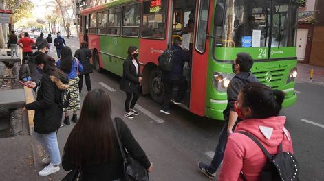 El transporte público de Mendoza recuperará el 100% de las frecuencias. Fotos: José Gutierrez / Los Andes