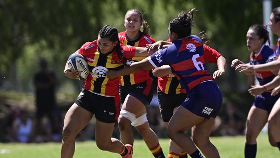 Rugby. Las chicas han ido creciendo en estos años y ahora empezarán a jugar doce contra doce