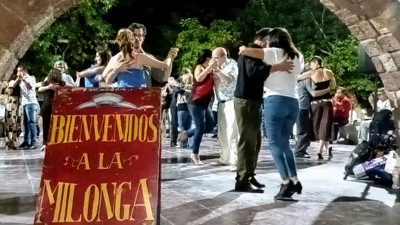 Esta temporada regresaron los eventos al aire libre y en salones, con gran concurrencia de jóvenes y adultos.