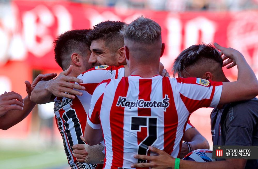 Estudiantes de La Plata goleó por 4-1a Huracán de Parque Patricios y cortó una racha de 60 días sin cantar victoria. / Gentileza.