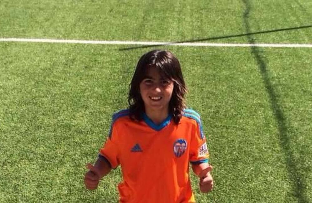 Pequeño crack argentino: Leo Coira recibió el Botín de Oro en Portugal