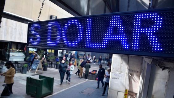 Dólar: a cuánto aumentó la cotización el martes 4 de abril en Mendoza