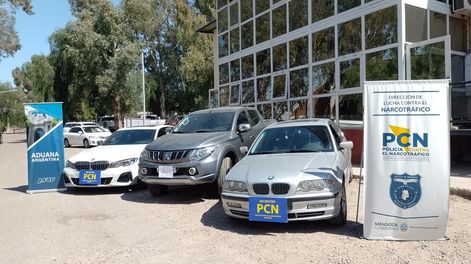Los Andes | Vehículos de alga gama decomisados a los joyeros detenidos por coimas relacionadas con el comisario Dino Rossignoli. Gentileza Ministerio de Seguridad.