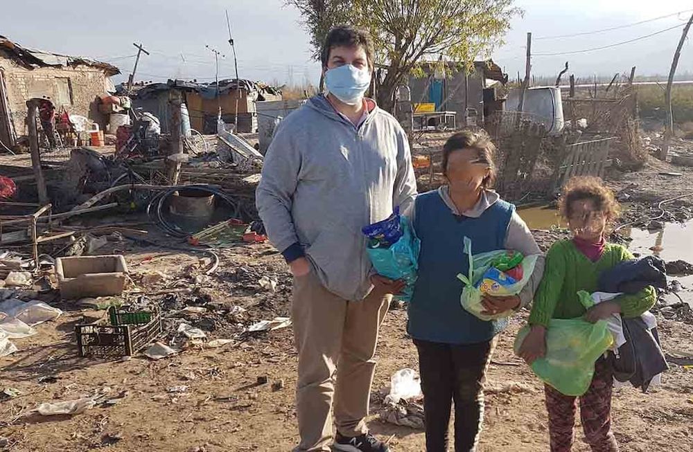 Leandro se unió a la fundación “Hands with heart” y viaja por el mundo para rehabilitar a niños necesitados. “He vuelto con el corazón en mil  pedazos”, admite. Foto: gentileza