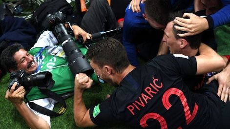 El fotógrafo que terminó debajo del festejo croata y su emotivo relato