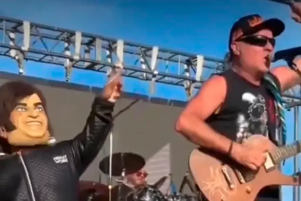 La Renga y su parodia a Javier Milei. 