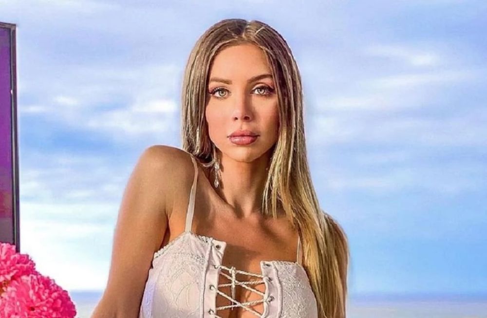 Romina Malaspina ¡on fire!: se sacó la ropa y contestó a todas críticas que recibe