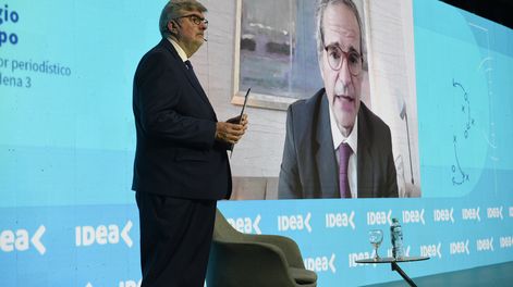Sergio Suppo, director periodístico de Cadena 3, junto a Rafael Grossi, director general del Organismo Internacional de Energía Atómica (OIEA) (virtual)