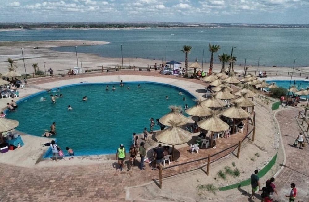 Luján Playa Carrizal es una de las alternativas que estará habilitada el sábado 25 de diciembre para disfrutar de la Navidad al aire libre. Foto: gentileza Prensa Municipalidad de Luján de Cuyo.