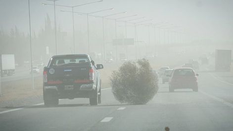 Los Andes | El viento seco llegaría a Mendoza durante el mediodía y la tarde del viernes y bajaría al llano en algunas regiones. | Foto: Ignacio Blanco / Los Andes