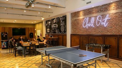 El gran espacio común de las oficinas de Globant en Mendoza. Foto Los Andes