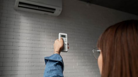 El uso de aparatos de aire acondicionado en enero fue uno de los factores del consumo récord de energía eléctrica.