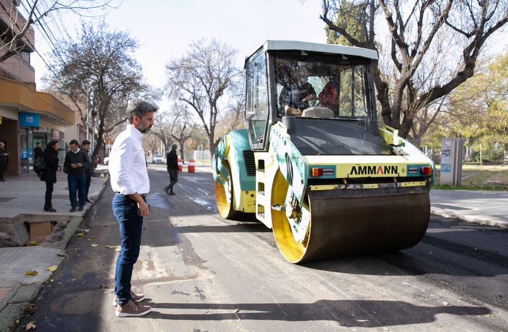 Avanzan los trabajos de asfalto en calle Buenos Aires