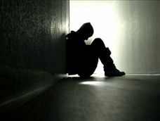 Aumentan los intentos de suicidio: se destacan el quiebre de vínculos reales, el consumo de sustancias y la dificultad para tolerar la frustración como factores de riesgo.