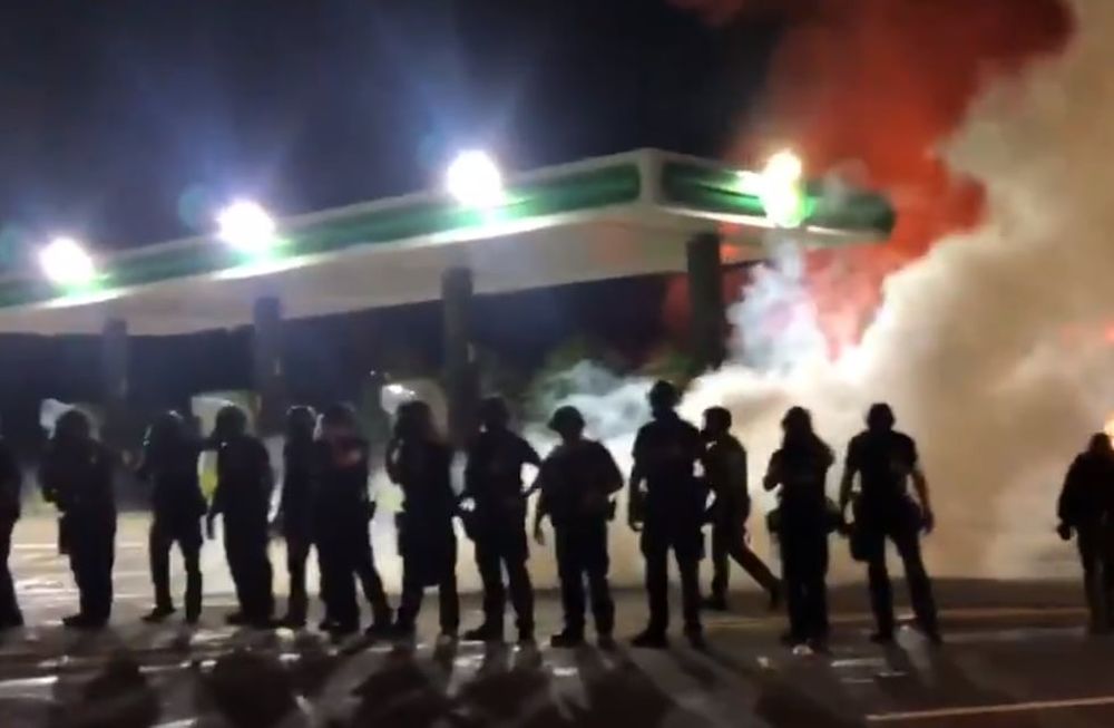 Otro ciudadano afroestadounidense murió cuando policías blancos le dispararon por la espalda y el incidente desató una nueva ola de protestas.