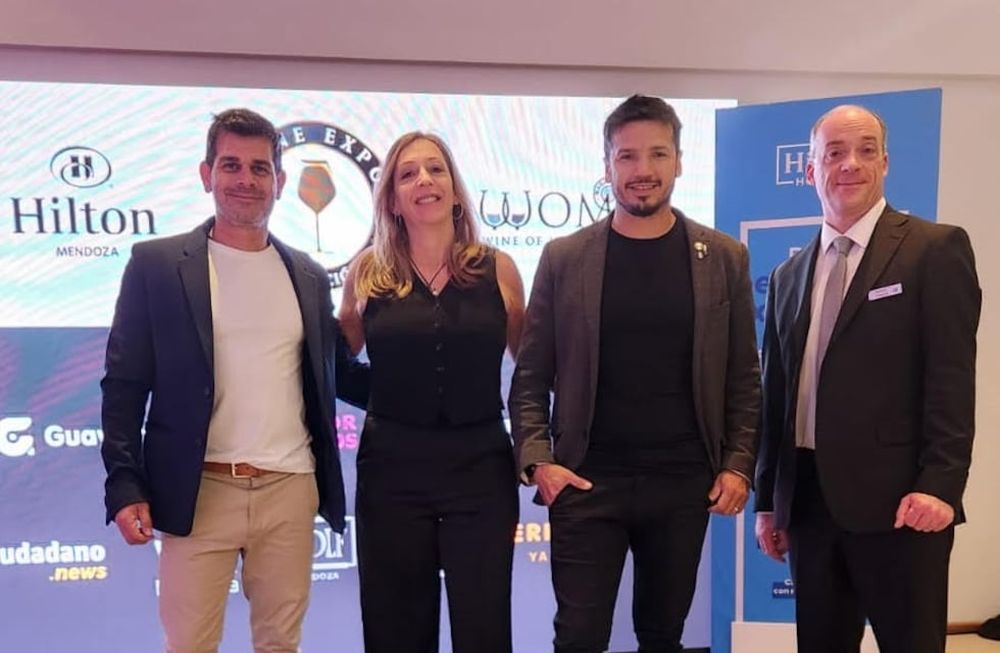 Federico Kunz ( wine of Mendoza), Roxana Badaloni ( prensa), Rodrigo Kohn (Kohnsultoria) y Miguel Osimani (gerente de Hilton Mendoza)