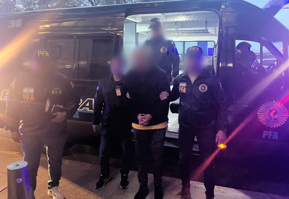 El narco criminal Fabio Rosa Carvalho fue detenido en Buenos Aires. El narco criminal Fabio Rosa Carvalho fue detenido en Buenos Aires.