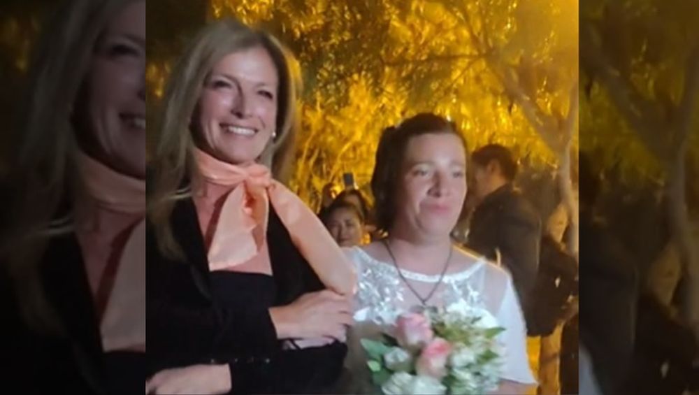 Luciana Ortiz Luna acompañó a la novia hasta el altar. 