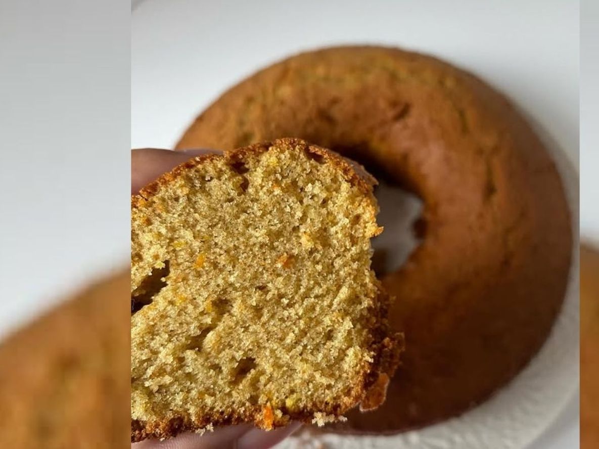 Cómo hacer un budín de naranja y zanahoria húmedo y esponjoso ideal para los mates