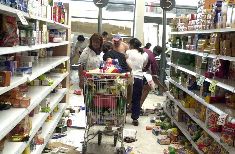 20 años de la Crisis 2001: un día como hoy saqueaban un supermercado en Guaymallén