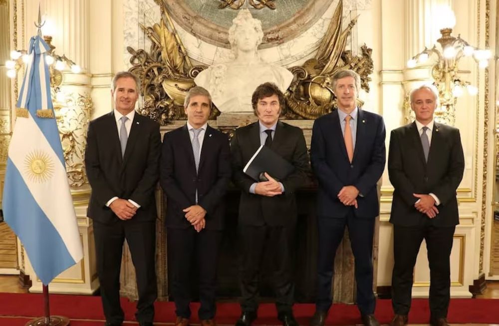 Se ratificó hoy que el gobierno de Javier Milei no tiene intenciones de salir en el corto plazo del cepo cambiario, al afirmar que “no es urgente”.