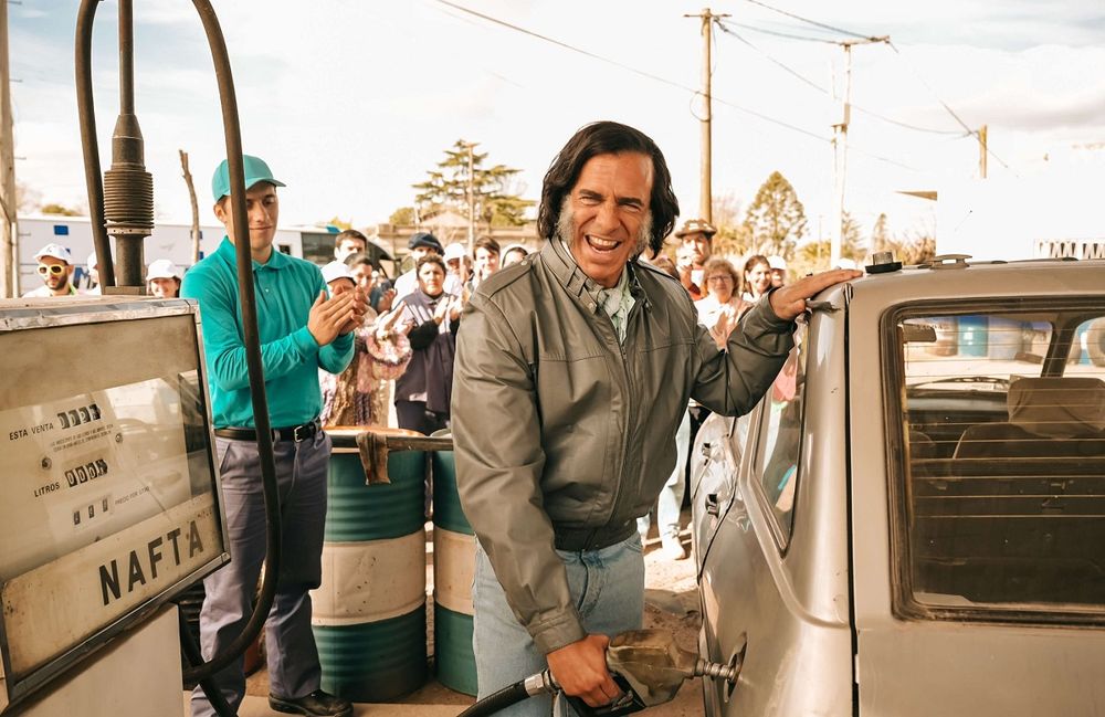 Leonardo Sbaraglia en la serie de Carlos Menem