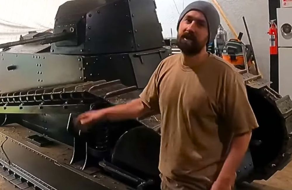 Kameron Swinney fabricó un Renault FT17,