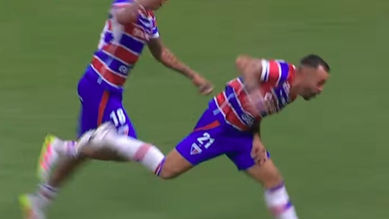 Deyverson protagonizó un blooper tras festejar un gol