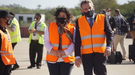 La Ministra de Salud Carla Vizotti y el Ministro de Defensa Agustín Rossi.FOTO CLARIN
