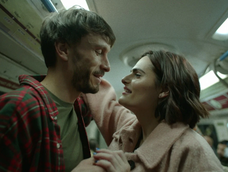 con solo 7 capitulos: la miniserie de netflix basada en hechos reales que todos terminan en un fin de semana