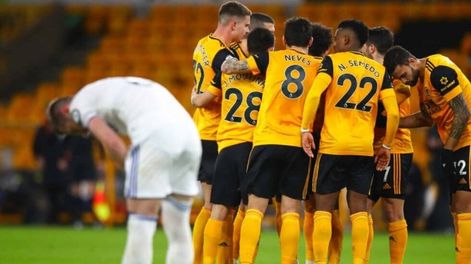 Los dirigidos por el Loco perdieron 1-0 en su visita a Wolves tras un insólito gol en contra. / Gentileza.
