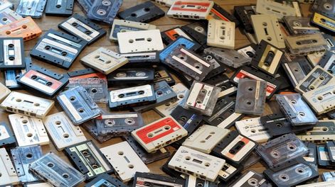 Las cintas de casette antiguas valen oro hoy en día: si tenés una, prácticamente podés comprar un celular nuevo