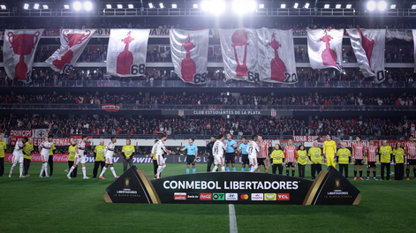 Estudiantes de La Plata quiere superar a Flamengo.