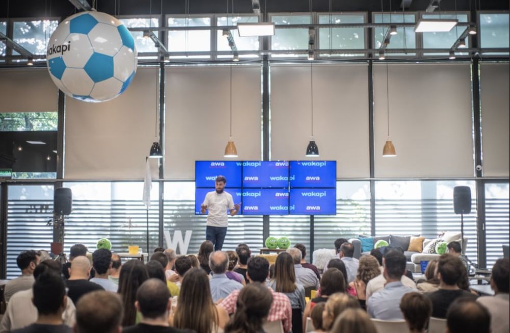 El evento busca fomentar el crecimiento y la interacción dentro de la comunidad tecnológica local, brindando un espacio para aprender y compartir ideas sobre las tecnologías emergentes.