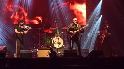 Los Andes | En el Arena Maipú del departamento de Maipú, se realizó el WINEROCK Indoor Session.En el escenario Marcelo Pelleriti y la Lira de Apolo. Foto:José Gutierrez / Los Andes