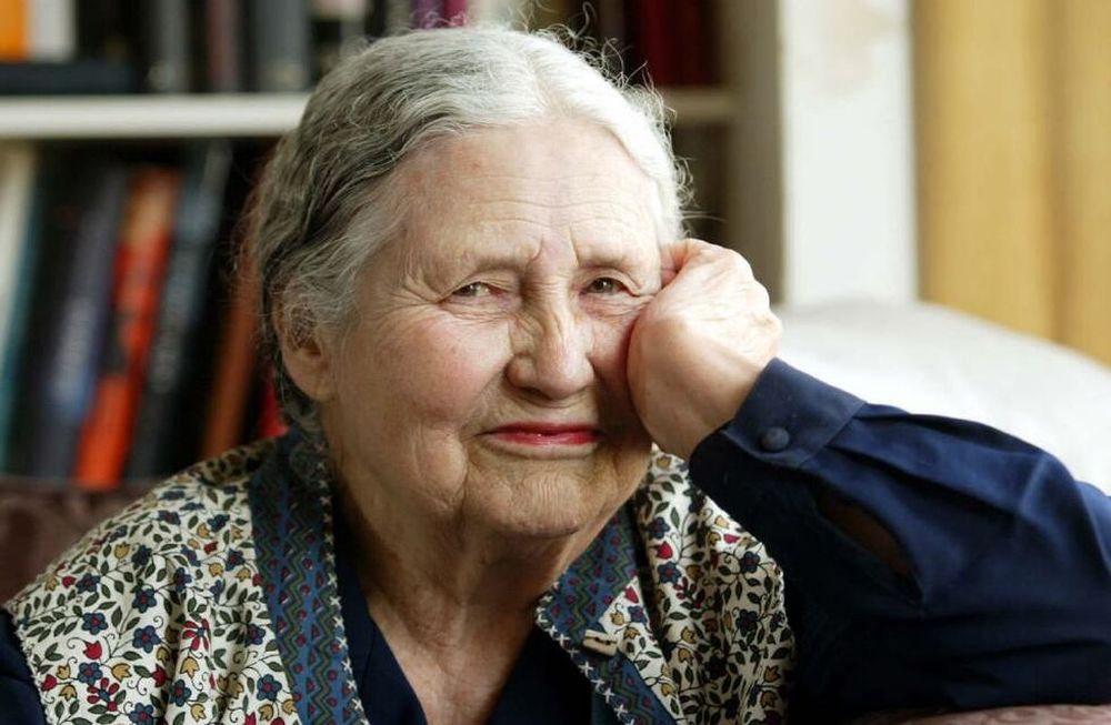 Falleció Doris Lessing, icono feminista y Nobel de Literatura