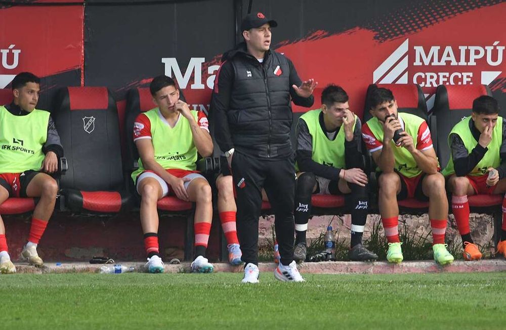 Fútbol Primera Nacional, Deportivo Maipú vs, Ferro Carril Oeste en cancha de MaipúLuis Garcia, D.T. del Deportivo MaipúFoto:José Gutierrez / Los Andes
