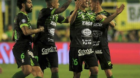 Defensa y Justicia, el líder virtual, le ganó a Vélez en un partidazo