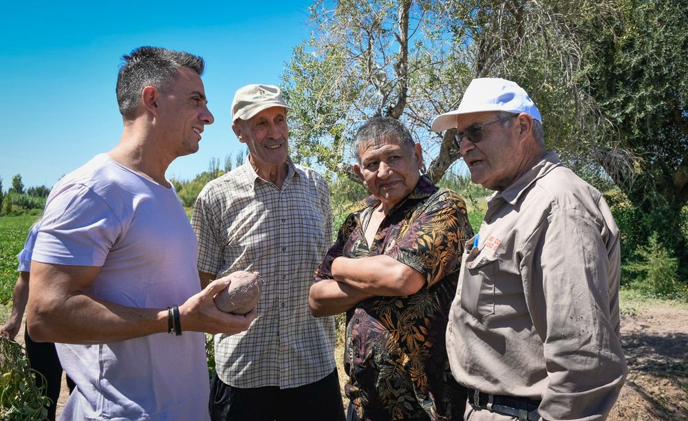 Calvente y miembros de la Asociación San Cayetano (7).jpeg