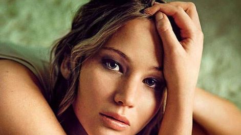 Jennifer Lawrence lució un maxi vestido que favorece a todas las siluetas y edades