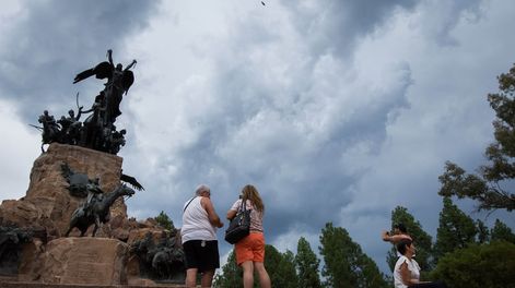 Pronóstico del tiempo: caluroso pero con tormenta.