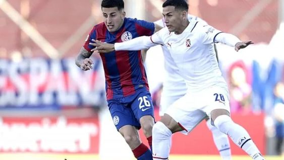 El Ciclón y el Rojo igualaron 1-1 por la fecha 1 del torneo. Leandro Benegas abrió el marcador para los de Avellaneda, mientras que Adam Bareiro marcó el empate para el local. / Gentileza.