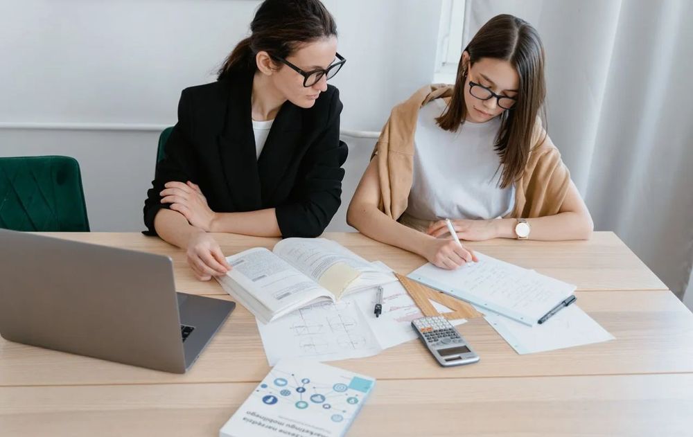 Es una forma exigente de aprender, pero en semanas evitarás el olvido rápido y potenciarás la retención del conocimiento.
