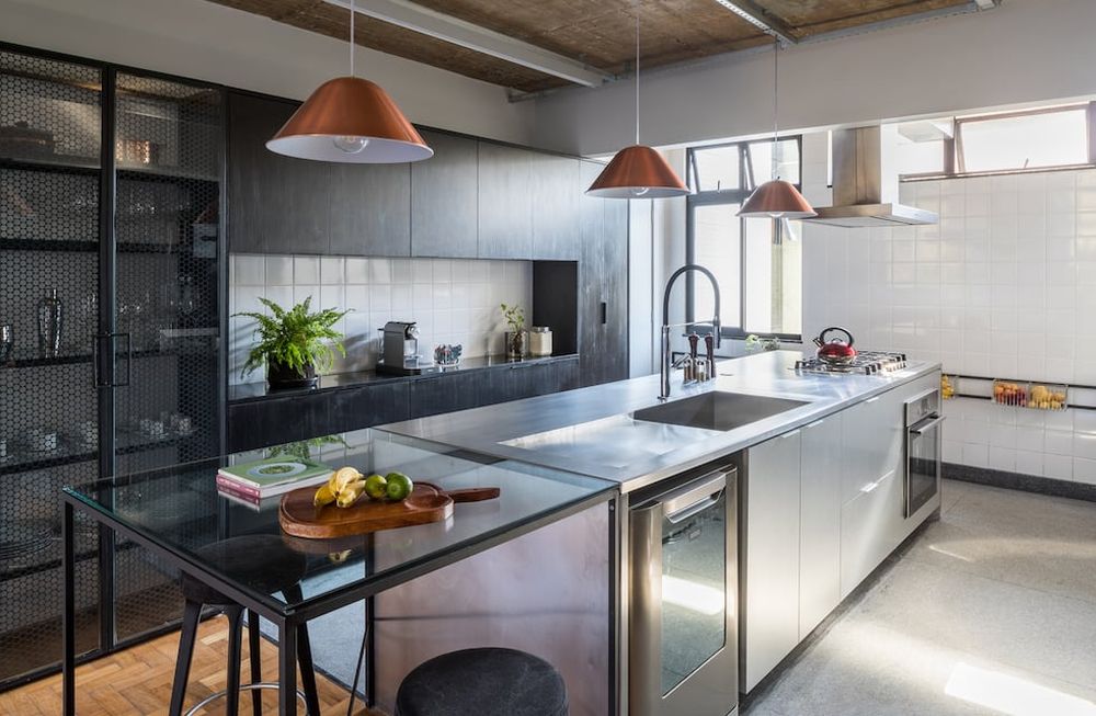 Cómo diseñar una isla de cocina: espacio eficiente y multifuncional