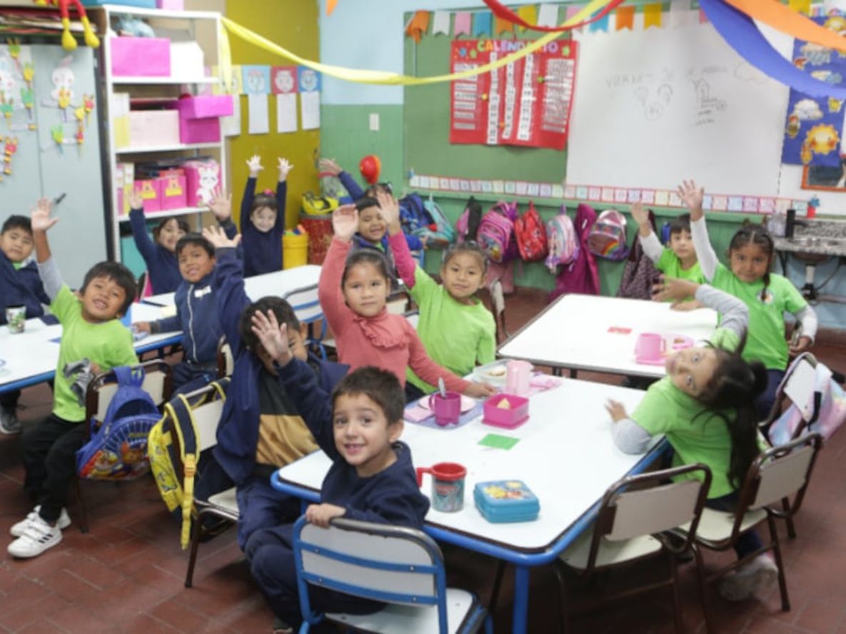 Un informe nacional advierte la caída de la inversión en educación fue sostenida la última década y que afectó a 19 de las 24 provincias.