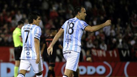 Por una “Pulga”  se puso a la cabeza