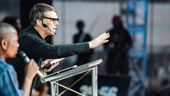 Quién es Andrés Palau, el pastor que empapeló la ciudad con su rostro: “Me han convocado a hacer política”. Foto: Gentileza Asociación Luis Palau